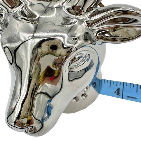 Set of 2 Reindeer Heads 1 Silver 1 White Ceramic 6in Tall x 3in Wide - Picture 7 of 9